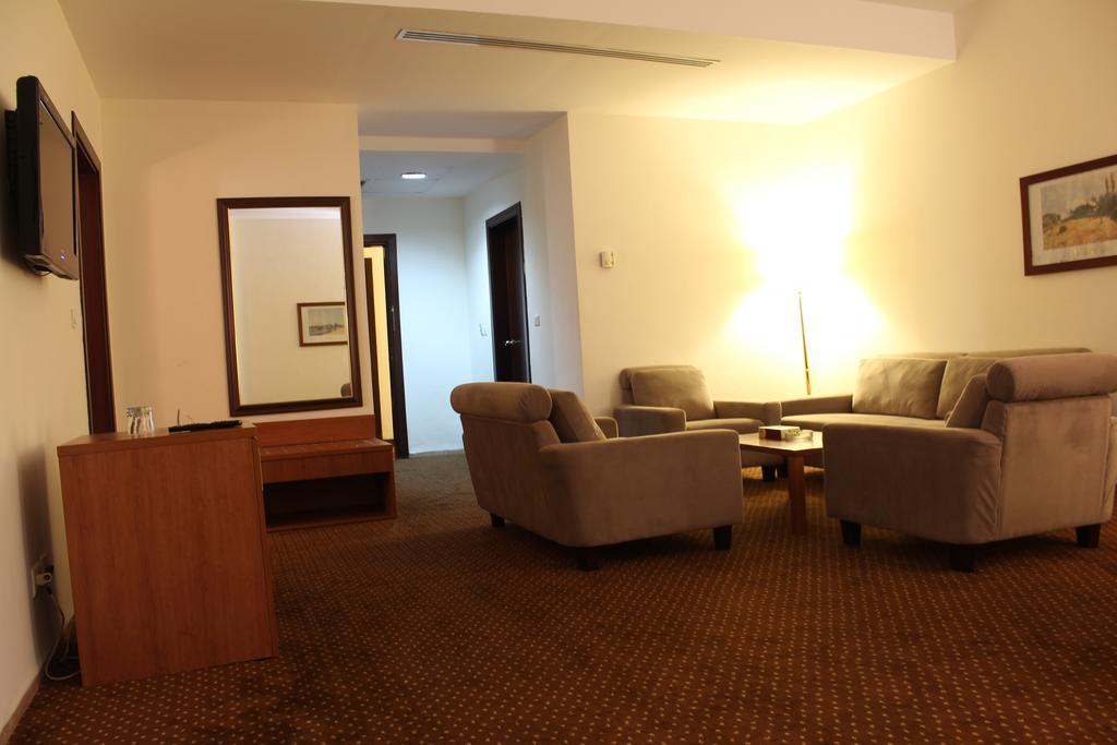 Al Fanar Palace Hotel And Suites Amman Dış mekan fotoğraf